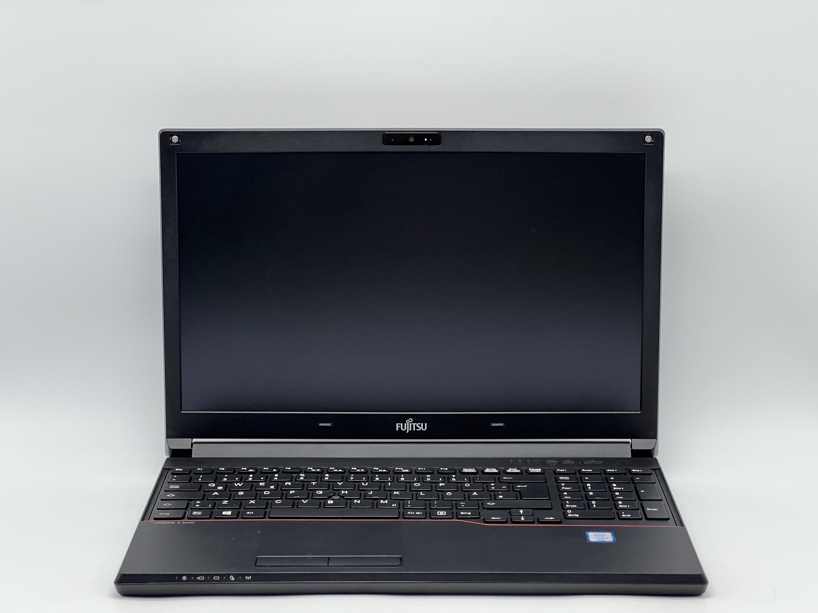 Ноутбук Fujitsu LifeBook E556, i5-6300U, 8 GB, 120 GB, Intel HD Graphics 520, 1366x768, TN [DV2608225] БУ